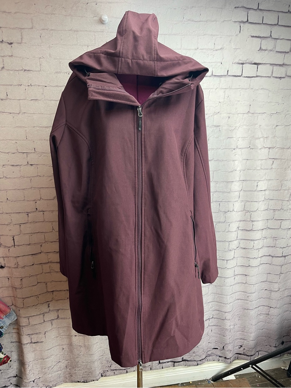 Champion size 3XL burgundy mid length soft shell jacket